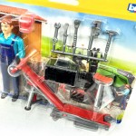Muñeco Bruder - mecánico con accesorios