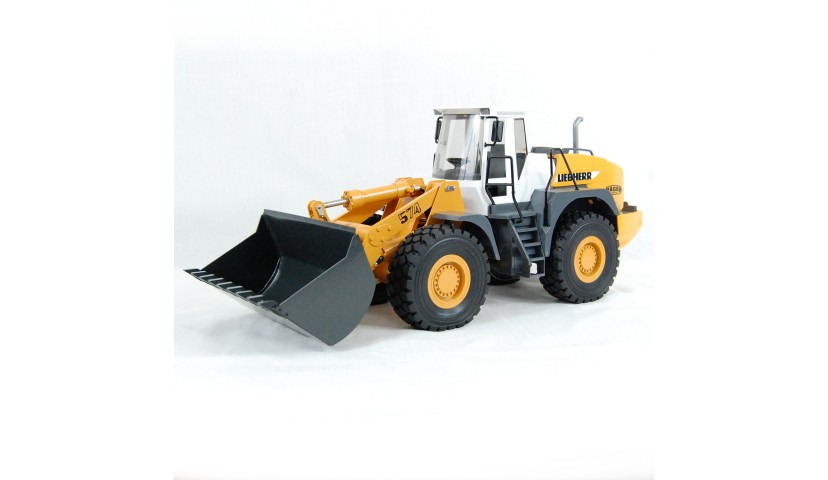 LIEBHERR 574 - Bruder 1/16 - CONVERSIÓN HIDRÁULICA